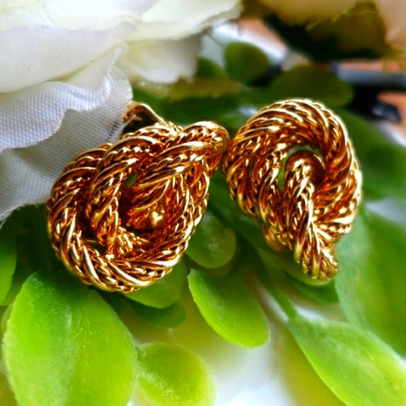 Vintage Designer Grosse (Dior) Germany 14k Gold Triple Braided Not Clip Earrings - Picture 3 of 11